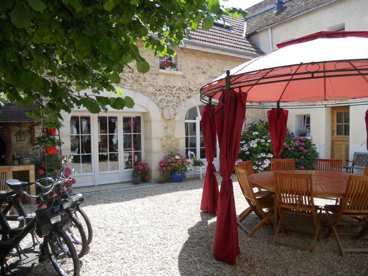 Les Mille Et Une Pierres Mareuil-le-Port Exterior foto